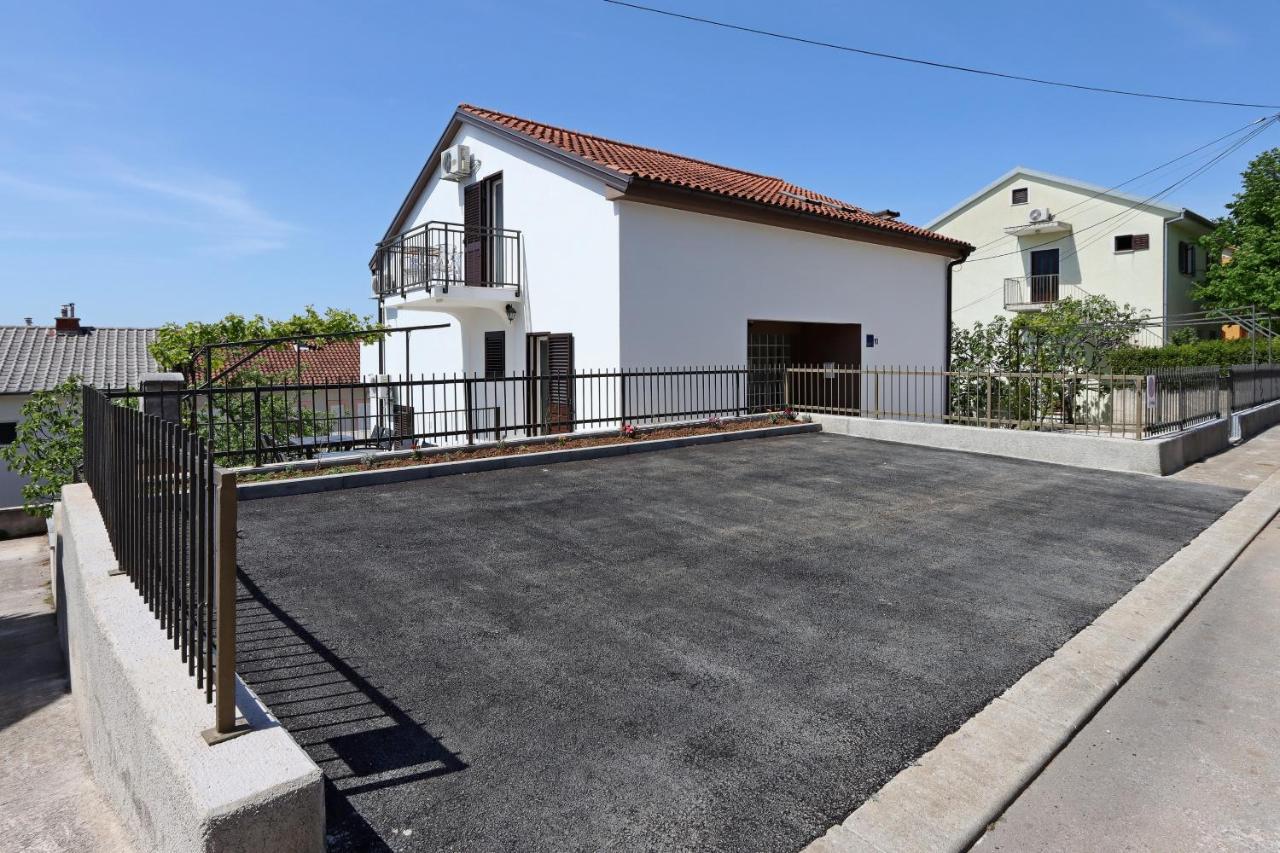 Apartments And Rooms With Parking Space Selce, Crikvenica - 2362 Dış mekan fotoğraf