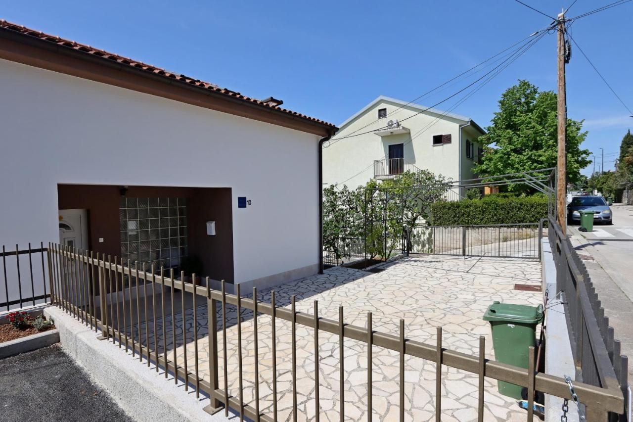 Apartments And Rooms With Parking Space Selce, Crikvenica - 2362 Dış mekan fotoğraf