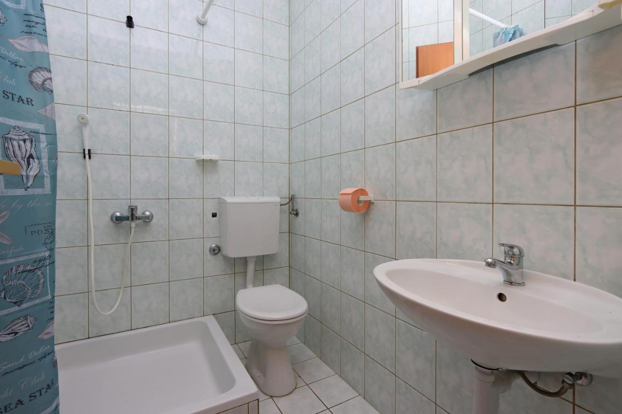 Apartments And Rooms With Parking Space Selce, Crikvenica - 2362 Dış mekan fotoğraf
