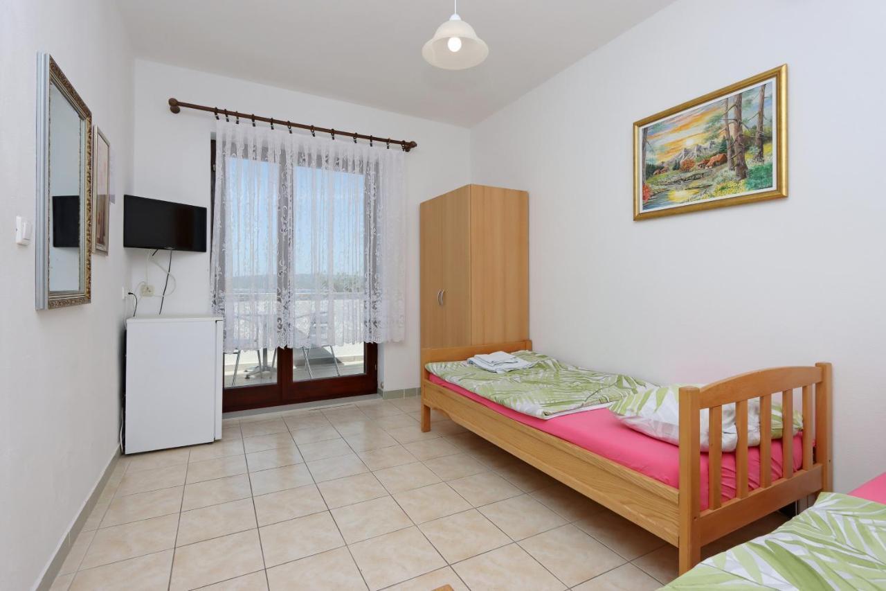 Apartments And Rooms With Parking Space Selce, Crikvenica - 2362 Dış mekan fotoğraf