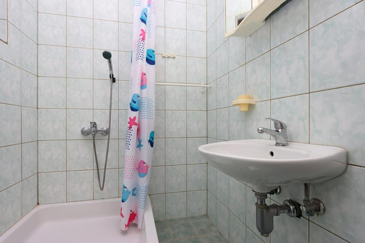 Apartments And Rooms With Parking Space Selce, Crikvenica - 2362 Dış mekan fotoğraf