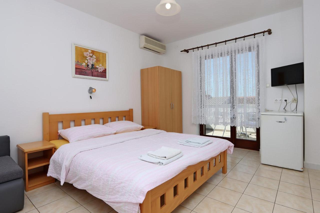 Apartments And Rooms With Parking Space Selce, Crikvenica - 2362 Dış mekan fotoğraf